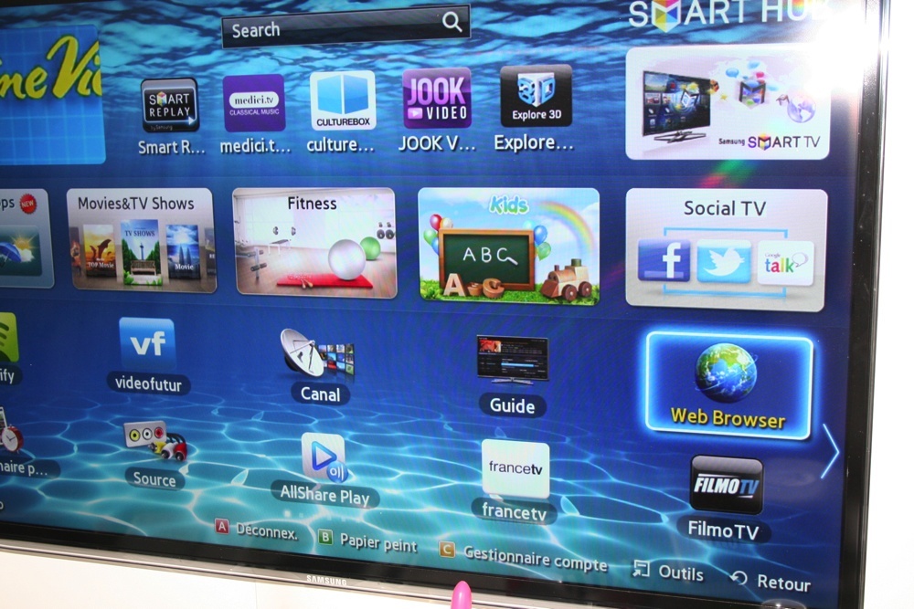 Как установить на смарт телевизоре кинопоиск. Samsung Smart TV 3000. Телевизор самсунг смарт 2013 года. Смарт ТВ самсунг последняя версия по для телевизора самсунг. Media Station x Samsung Smart TV.