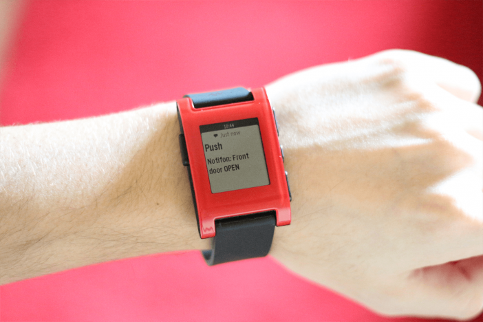 Pebble_notification_(1600x1067)