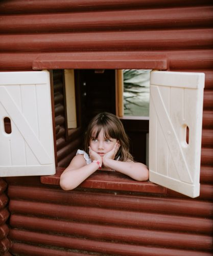 7 points à prendre en compte pour choisir la cabane idéale pour vos enfants 2 yan berthemy lola5x7doh4 unsplash 1