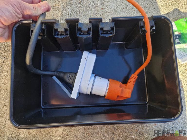 Borne Electrique De Jardin Avec Prise Etanche La boite étanche pour branchements extérieurs: deux modèles très