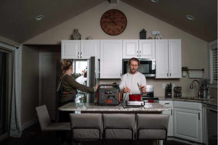 5 gadgets solaires qui peuvent vous aider à vendre rapidement votre maison autonome 1 sol2
