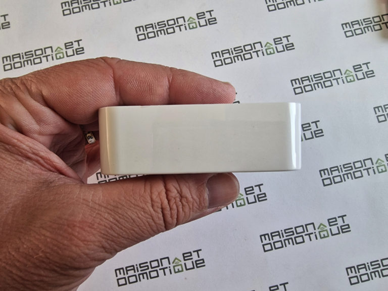 Test de Novlee le détecteur de courrier et colis qui connecte votre boite aux lettres