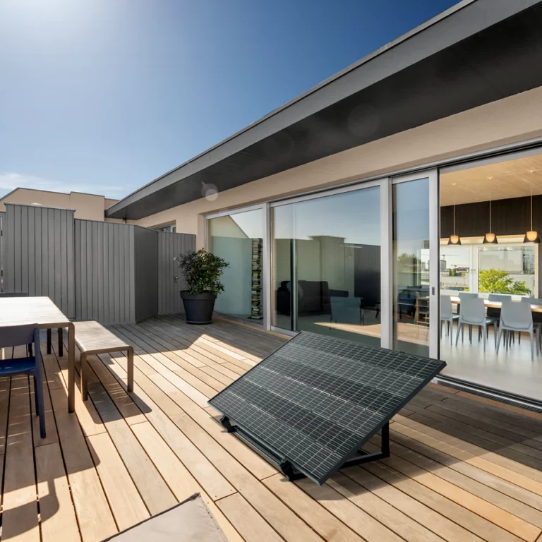 Les incontournables de 2023 : découvrez les articles stars en domotique, solaire, maison et finance! 1 terrasse 1