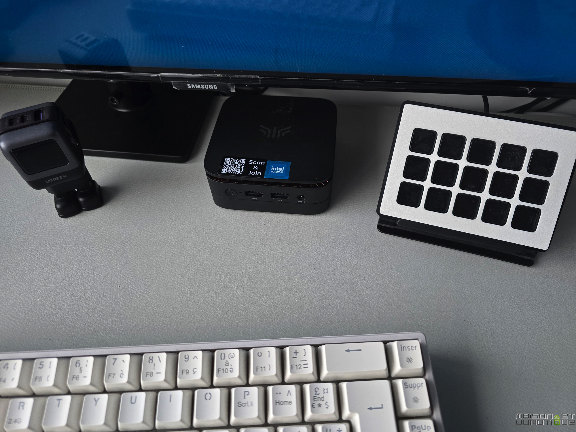 NiPoGi E1のテスト：消費電力は電球より少ないが、サーバーのように