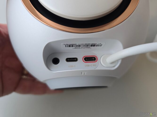 Test des Creative Pebble Nova : design cosmique et basses musclées pour votre setup 4 creative pebble nova 010