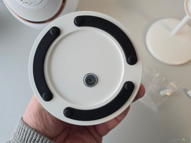 Test des Creative Pebble Nova : design cosmique et basses musclées pour votre setup 8 creative pebble nova 013