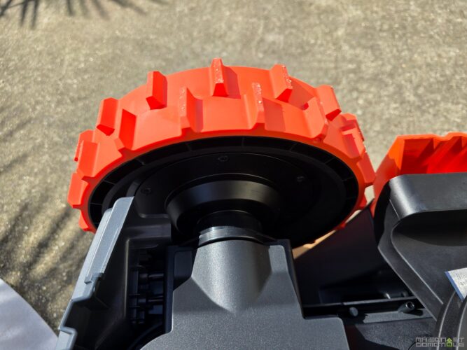 Navimow X3 : le test ultra complet d’une tondeuse robot surpuissante (10 000 m² !) 13 navimow serie x 017