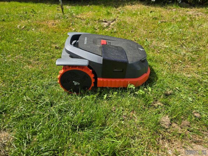 Navimow X3 : le test ultra complet d’une tondeuse robot surpuissante (10 000 m² !) 28 navimow serie x 029