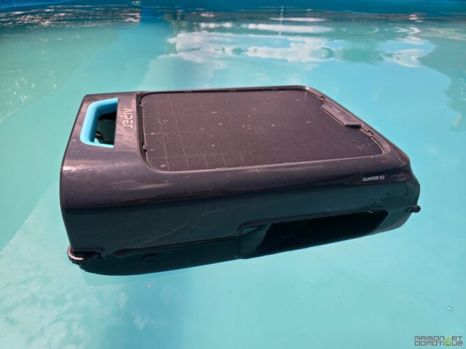 Test Aiper Surfer S2 : Skimmer solaire, entretien zéro prise de tête 15 test aiper surfer s2i 29