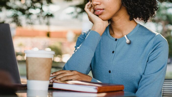 SwitchBot CES 2026: 스마트 홈이 로봇 AI 모드로 전환됩니다 (그리고 모든 것이 변합니다) 7 ai art frame kv4x 1