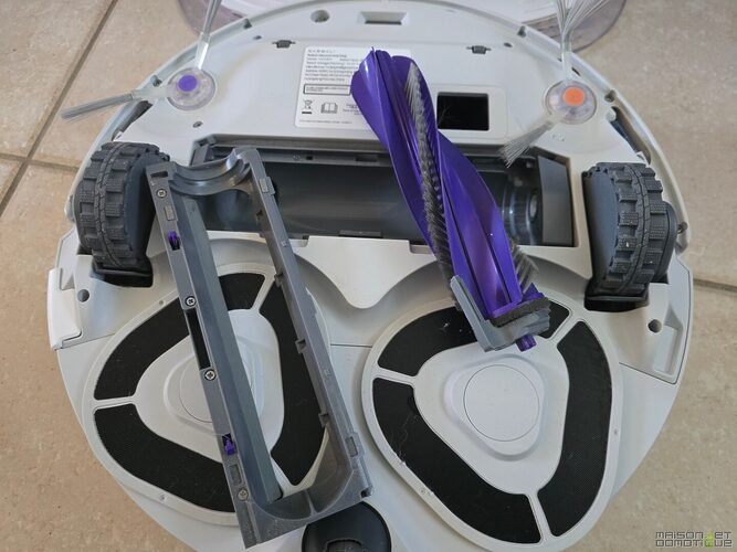 Plinthes, poils de chien, parquet brillant : on a testé le Narwal Freo Z Ultra 5 test narwal freo z ultra 036