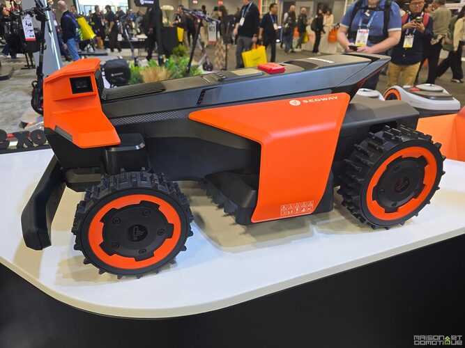 Navimow 2026 : X4, i2, H2, Terranox… des robots tondeuses sans câble pour toutes les pelouses 11 ces2026 navimow 0017