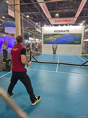 SwitchBot au CES 2026 : la maison connectée passe en mode robotique IA (et ça change tout) 15 ces2026 switchbot 0020