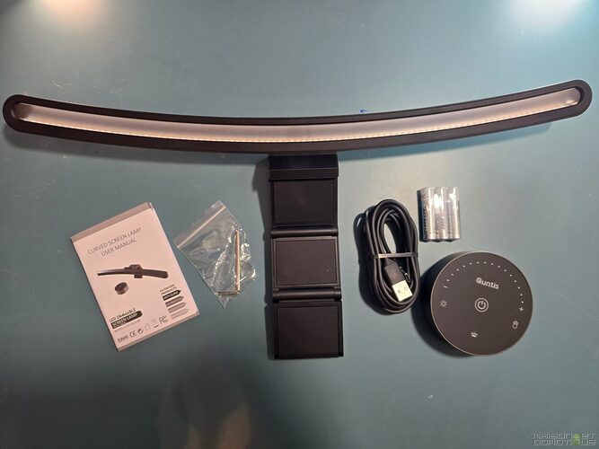 test lampe incurvee quntis 001