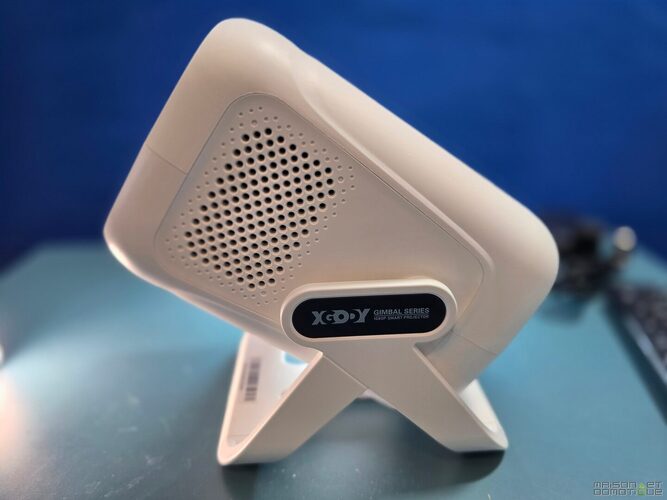 Netflix in your bed? This Xgody N5 projector at €100 does the job (and we're giving one away) 5 xgody x5 test 014