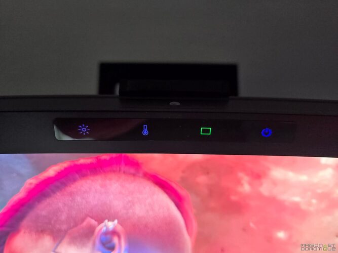 test quntis screenbar curved 003