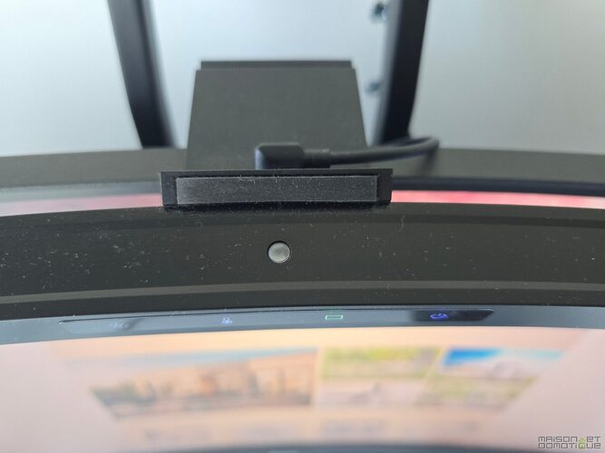 test quntis screenbar curved 008