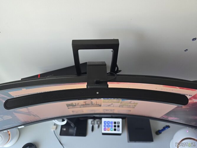test quntis screenbar curved 009
