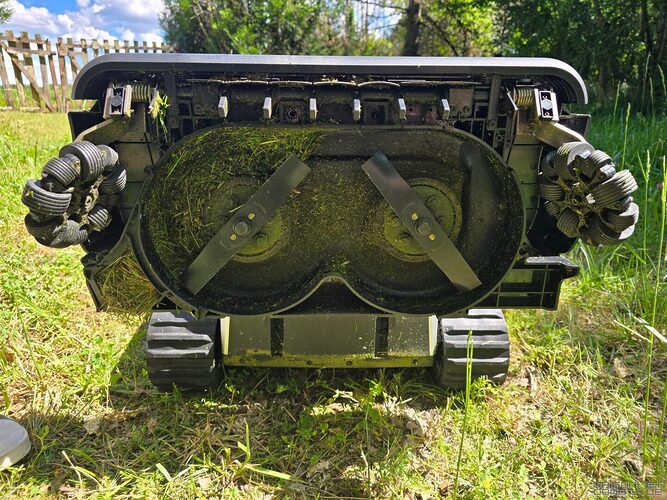 Test du Lymow One Plus : un véritable 4x4 de la tonte pour les grands terrains 26 test lymow one plus 038