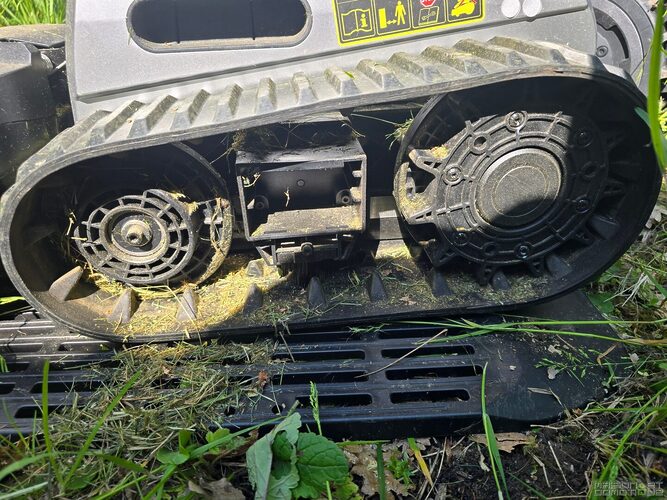 Test du Lymow One Plus : un véritable 4x4 de la tonte pour les grands terrains 28 test lymow one plus 042