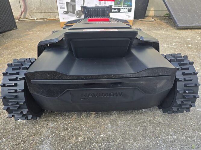 Test Navimow X4: le robot tondeuse premium qui ne craint ni les pentes ni les grands terrains 34 test navimow x430 014