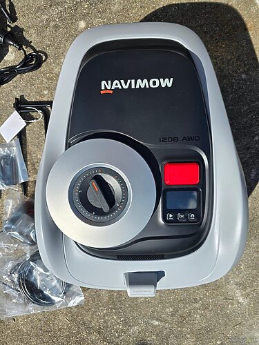 Test Navimow i2 AWD : le robot tondeuse sans fil qui corrige le gros défaut des petits modèles 7 test navimow i208 awd 005