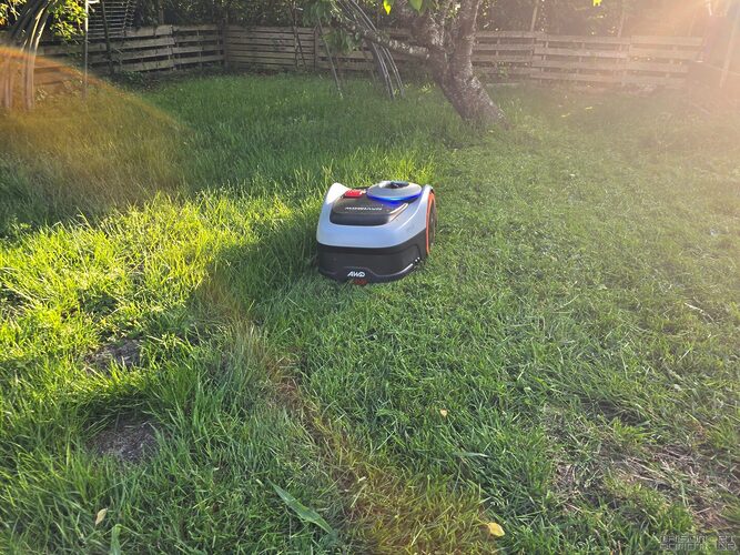Test Navimow i2 AWD : le robot tondeuse sans fil qui corrige le gros défaut des petits modèles 21 test navimow i208 awd 031
