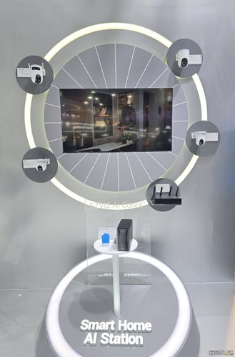 IFA 2026 : EZVIZ ne veut plus seulement surveiller votre maison, mais la rendre vraiment intelligente 1 ezviz ifa 2026 0041 329x500 1
