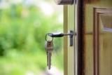 Sécuriser l’entrée de sa maison : quel est le kit idéal ? [Sponsorisé]