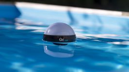 Test capteur piscine Ofi Light: l'objet flottant intelligent