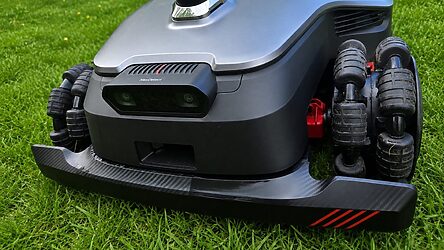 NexLawn Vidar 3000 AWD à l&rsquo;essai : un robot tondeuse premium taillé pour les grands jardins